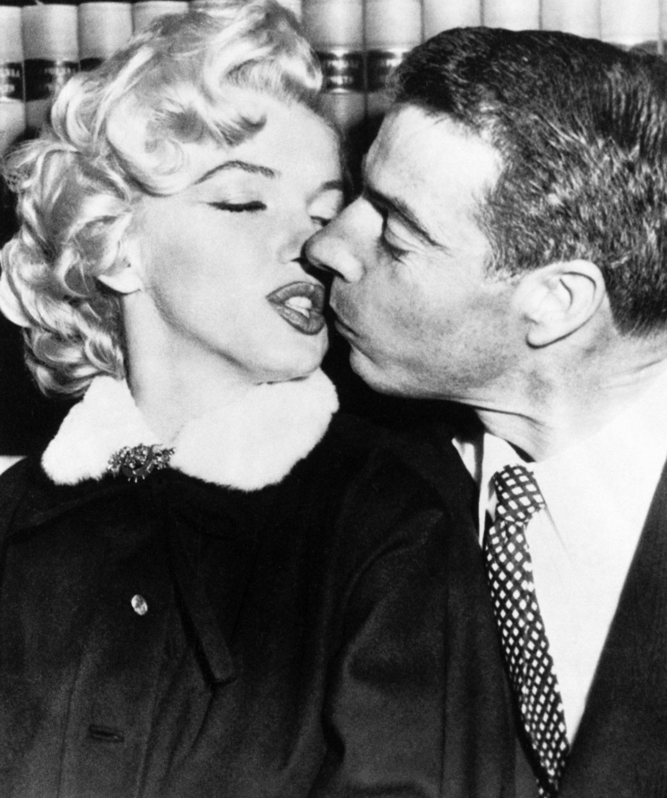 1954: Marilyn Monroe Joe DiMaggio